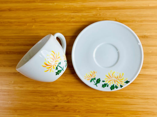 Tasse mit Untertasse „Kaiserliche Chrysantheme“ 200 ml