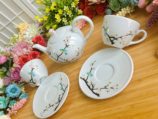 Teeservice „Vögelchen auf Kirschblüte“