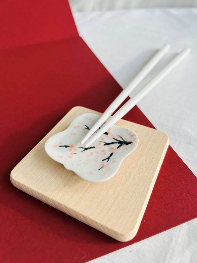 Square chopstick rest "Morning under the Sakura" 5.5x5.5 cm