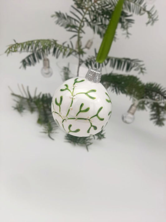 Weihnachtskugel "Mistel" Porzellan 6 cm