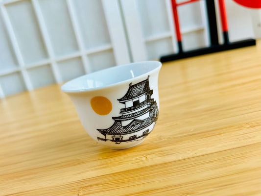 pohárek na saké a čaj "Japonský hrad" 50 ml