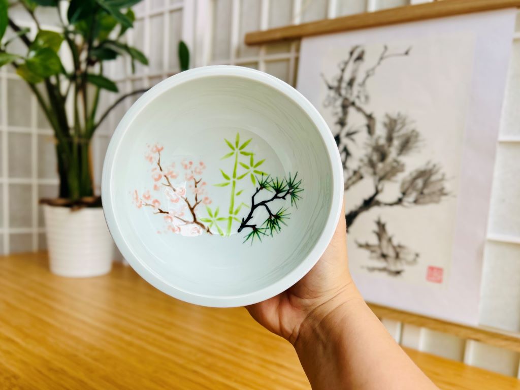 Large bowl "Three Winter Friends" diameter 16 cm