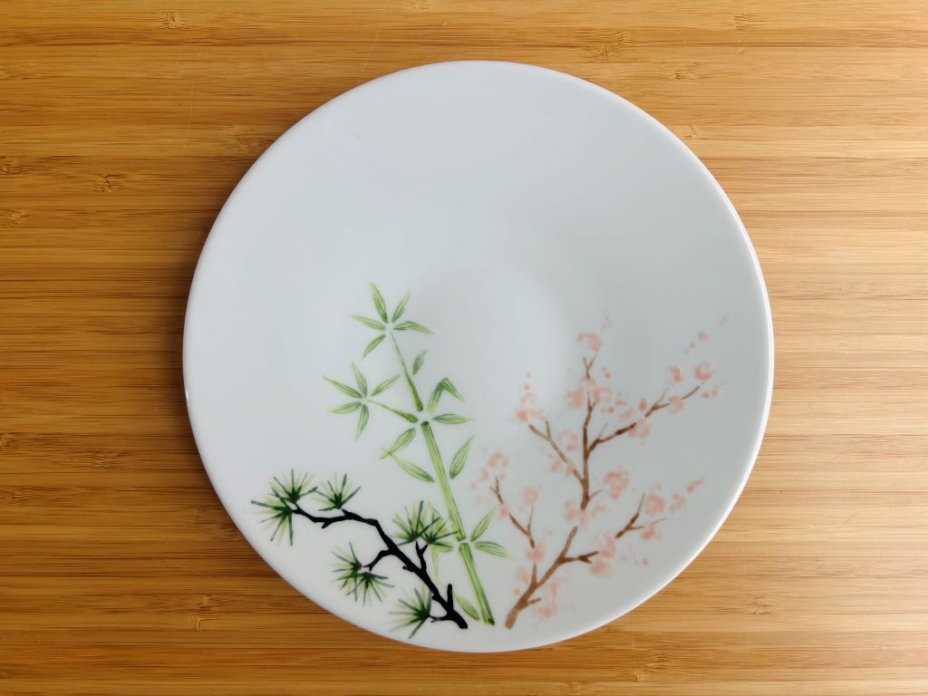 Dessert plate "Three Friends of Winter" diameter 20 cm