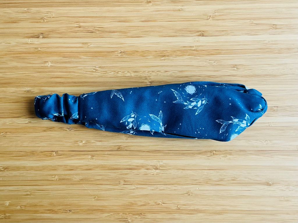 Stoffstirnband „Seenedelsteine oder Koi-Karpfen mit Mond“ mit Gummiband