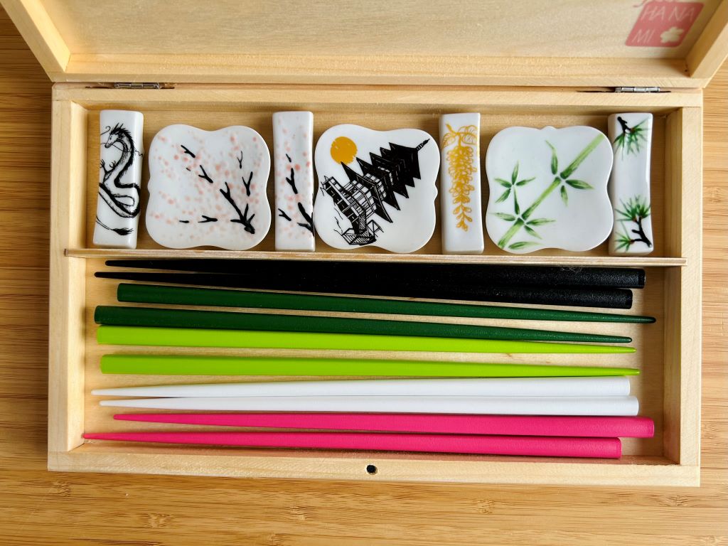Wooden box "Dragon" for chopsticks and rests