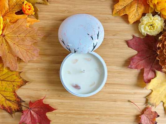 Kerze im Glas „Morgen unter Kirschblüten“ mit Mineralien