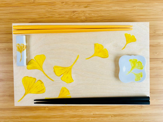 Geschenkset „Goldene Ginkgoblätter“ für Essstäbchen und Ablagen