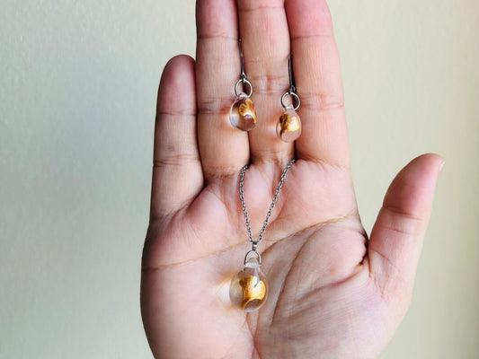 "Ginkgo Leaves" Glass Jewelry Set - Necklace and Earrings