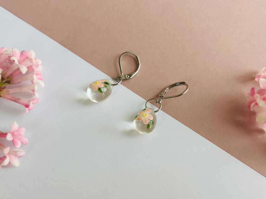 Glasperlenschmuck-Set "Vogel auf Kirschbaumblüte" Halskette und Ohrringe