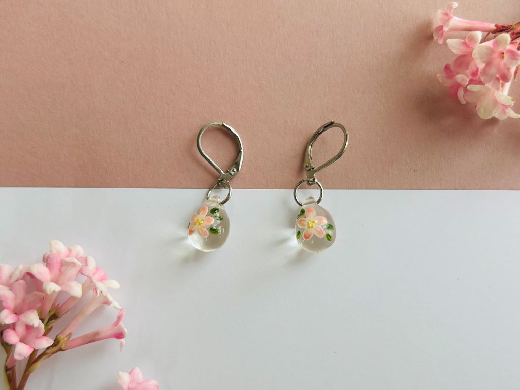 Glasperlenschmuck-Set "Vogel auf Kirschbaumblüte" Halskette und Ohrringe