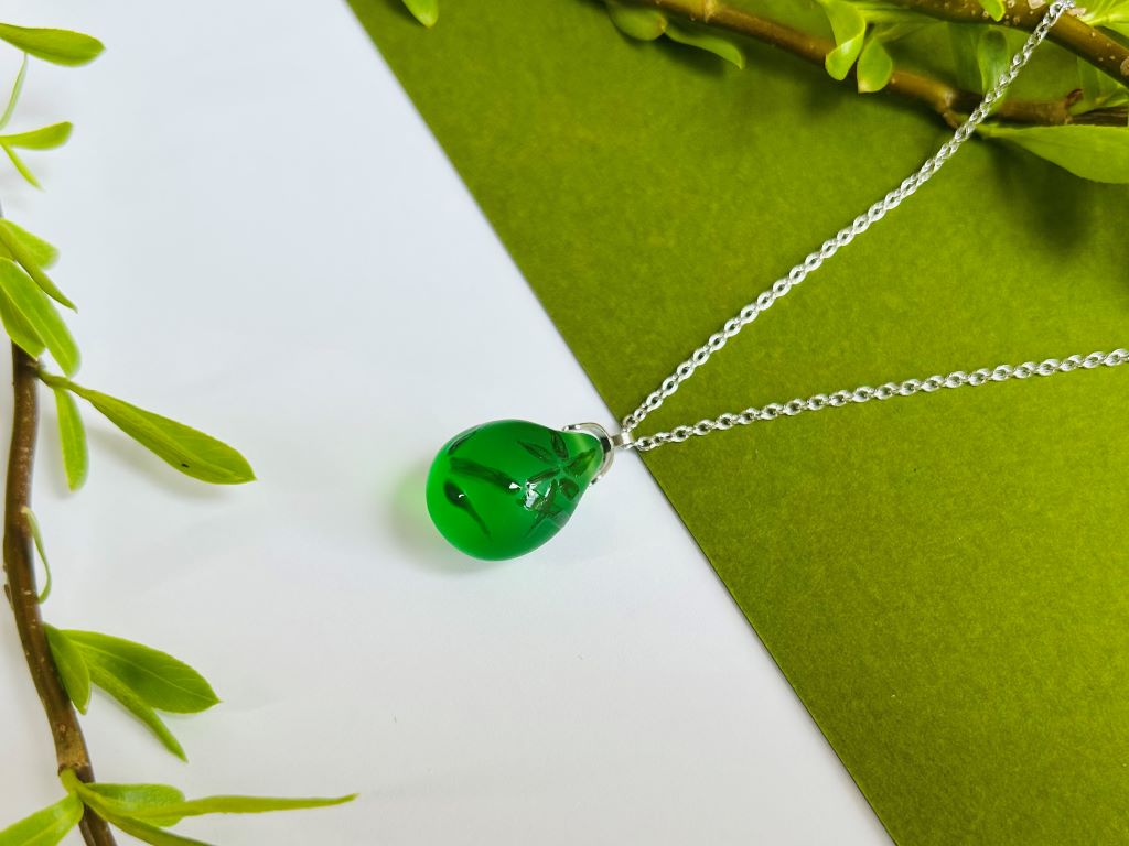 Glass necklace "Bamboo Grove"