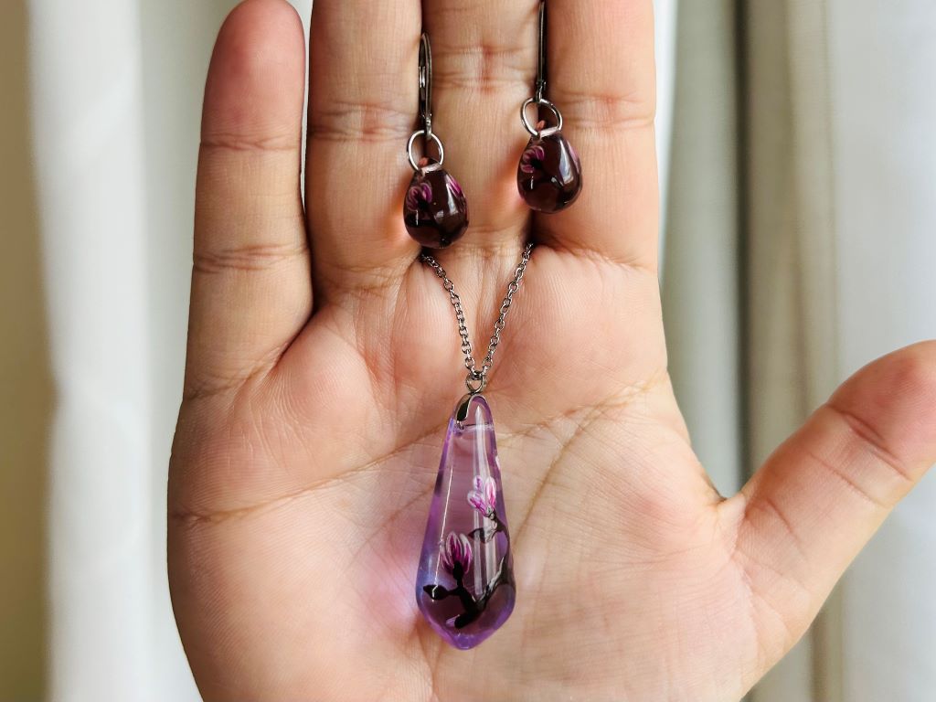 "Scent of a Spring Dream" glass jewelry set