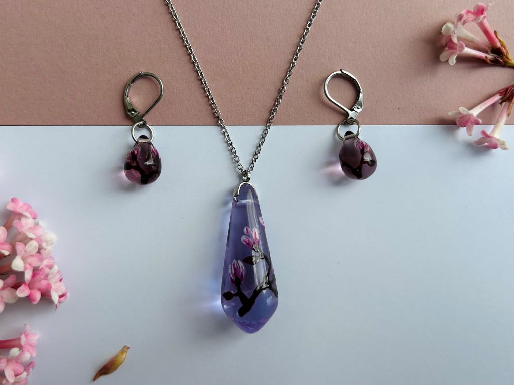 "Scent of a Spring Dream" glass jewelry set