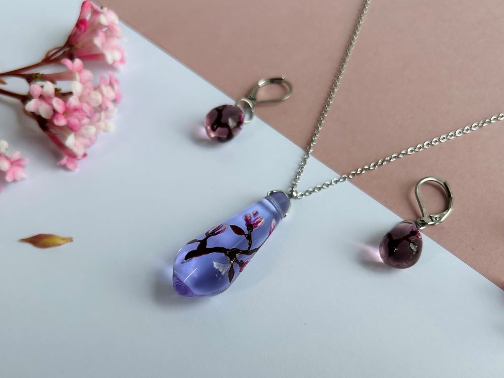 "Scent of a Spring Dream" glass jewelry set