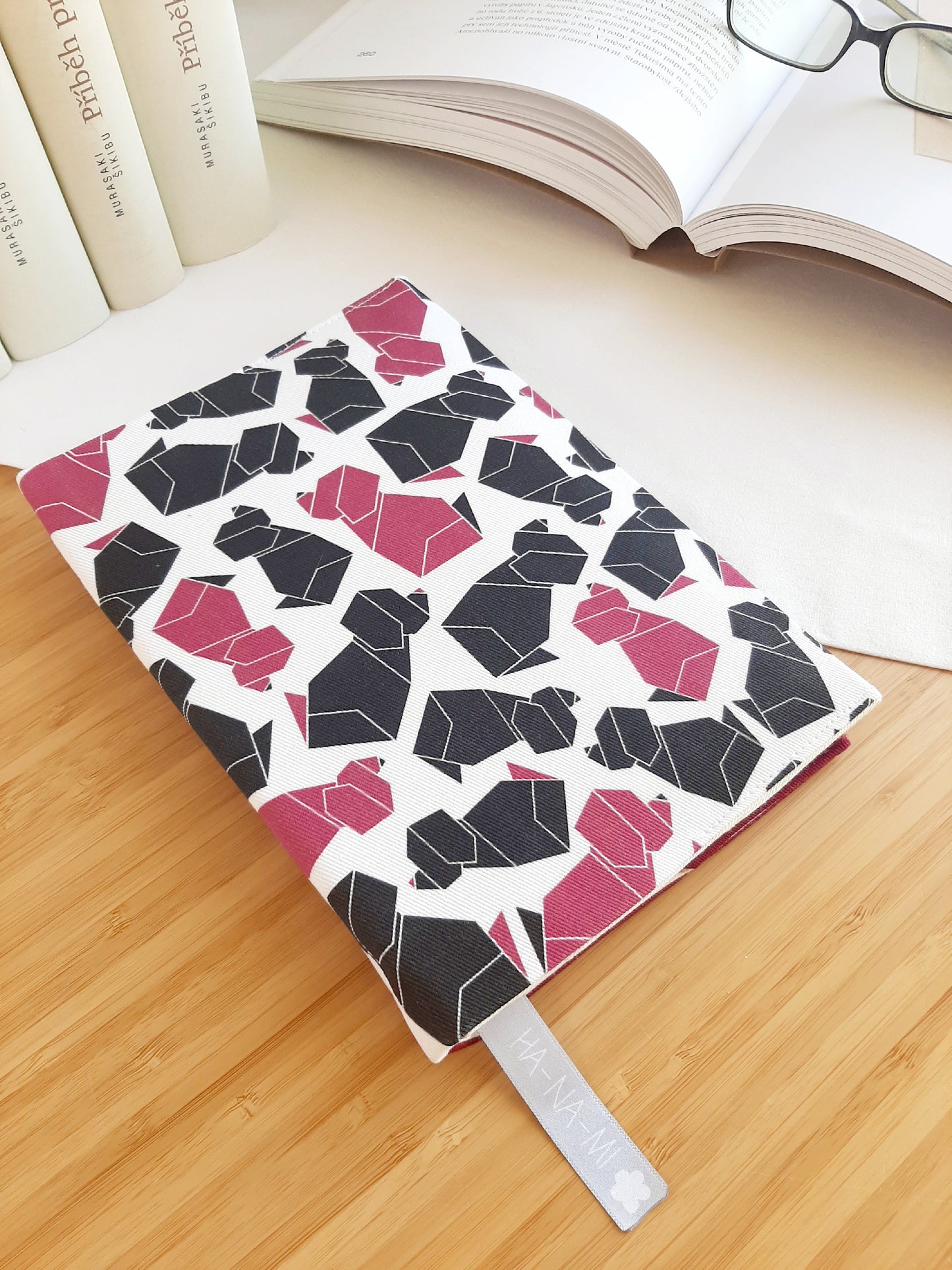 Bucheinband "Origami Welpe Bordeaux" klein