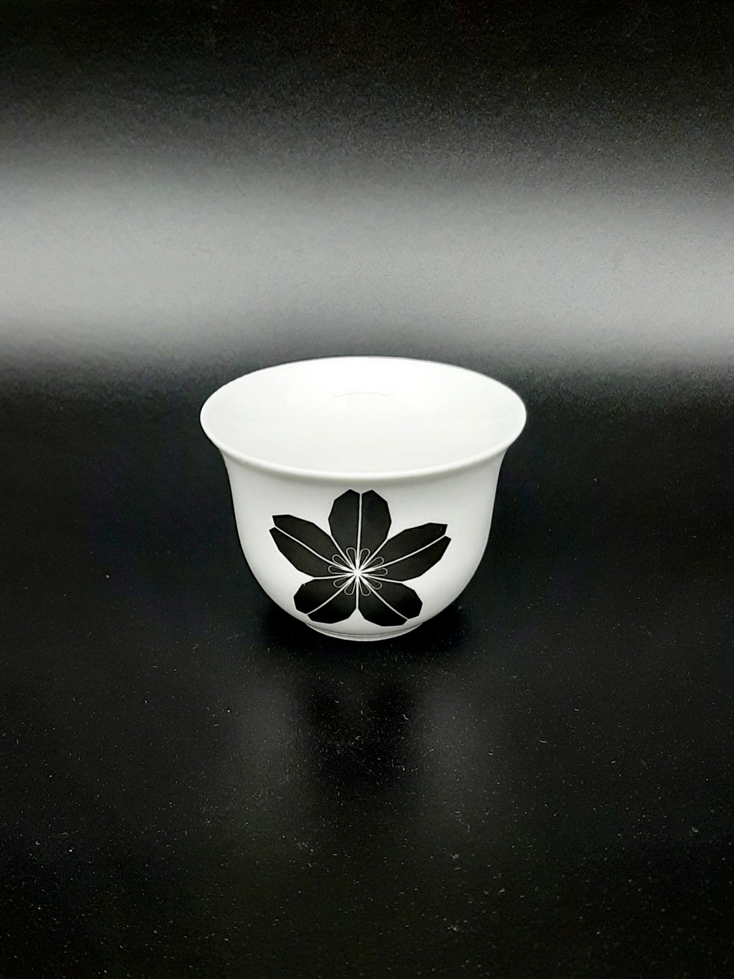 pohárek na saké a čaj "Origami sakura" 50 ml