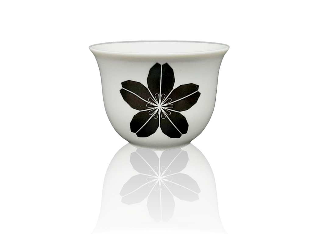 pohárek na saké a čaj "Origami sakura" 50 ml