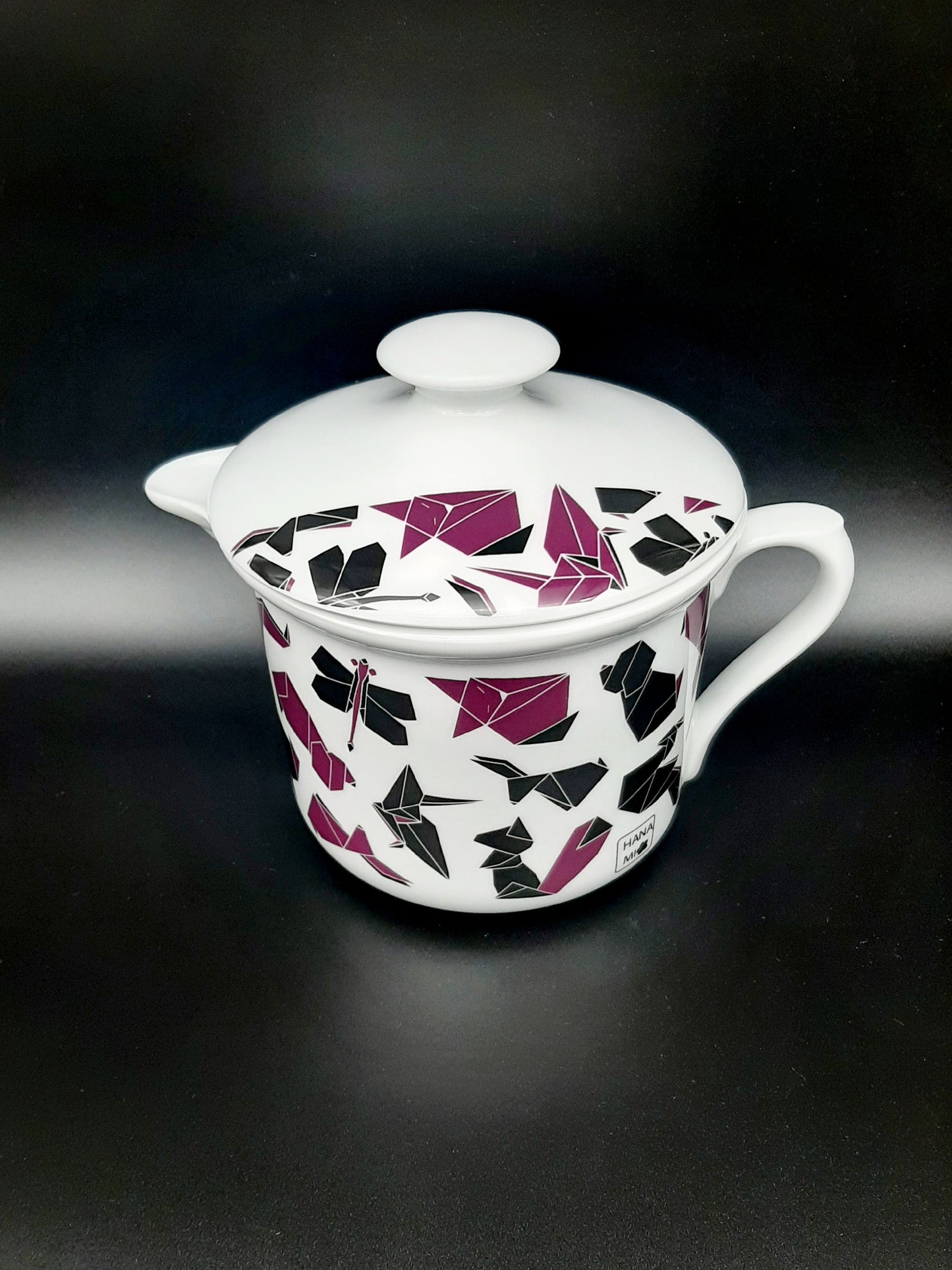 Mug "Origami" large with spout and lid 900 ml
