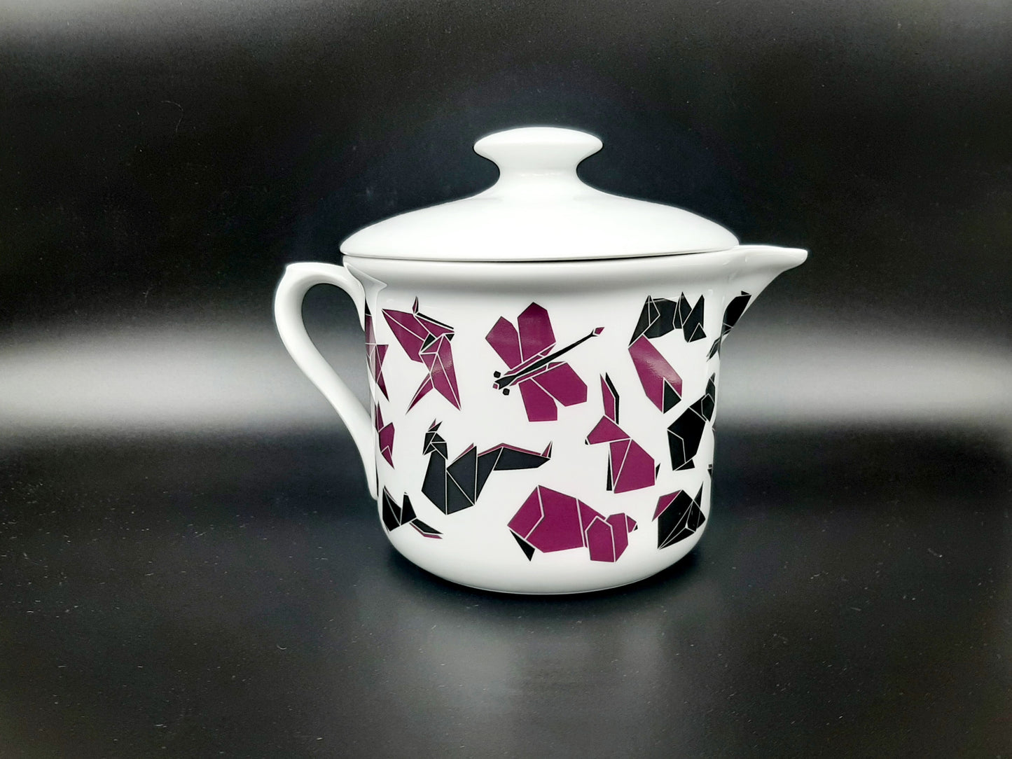 Mug "Origami" large with spout and lid 900 ml
