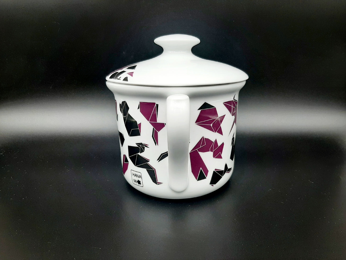 Mug "Origami" large with spout and lid 900 ml