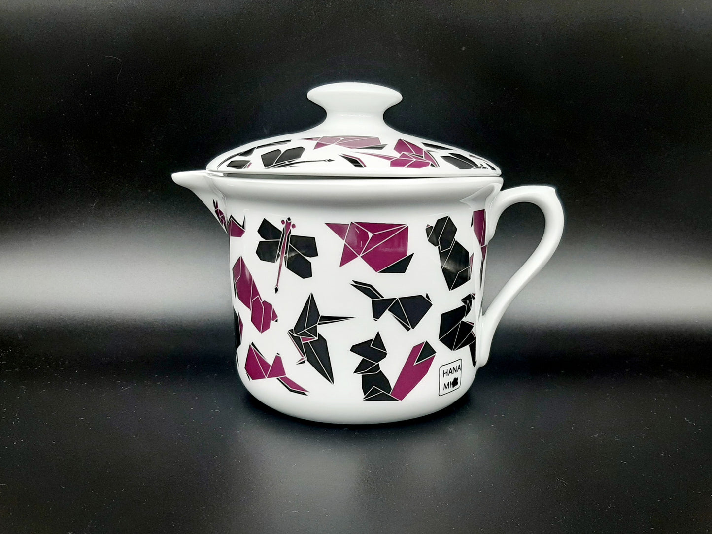 Mug "Origami" large with spout and lid 900 ml