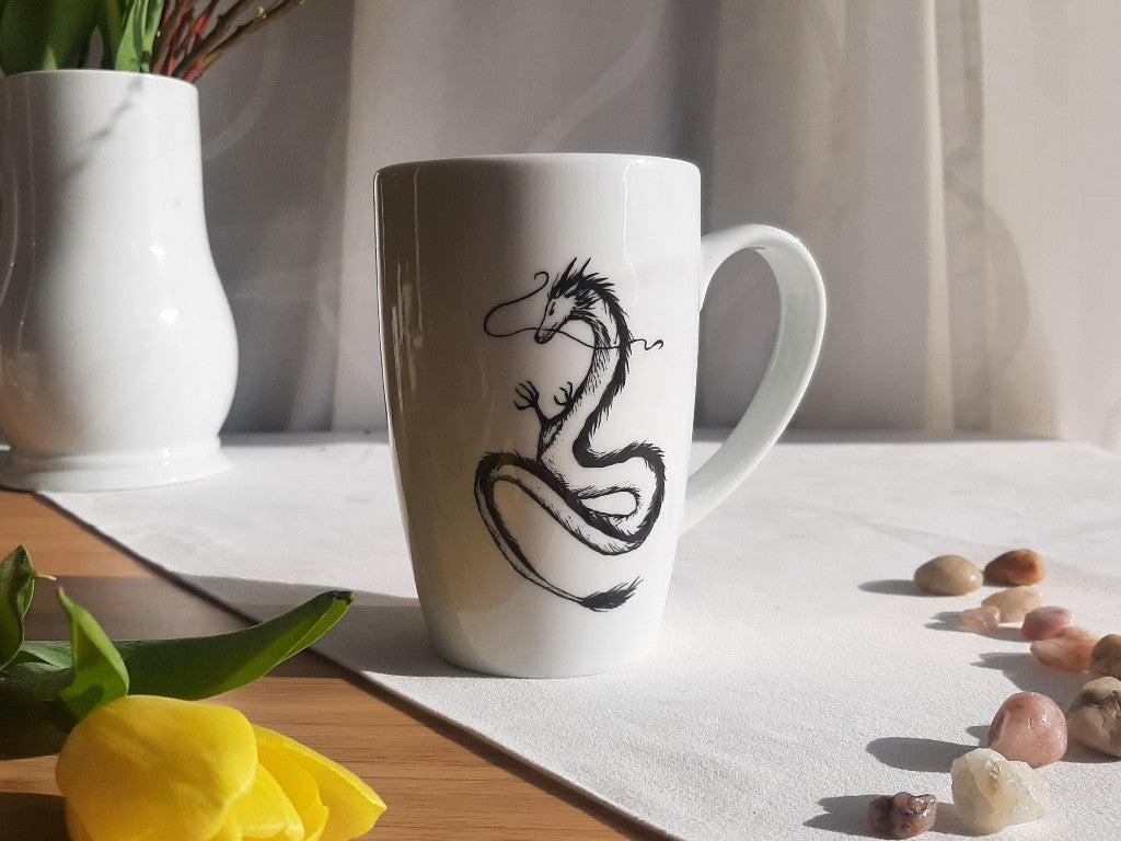Tall mug "Dragon" B&W 380 ml