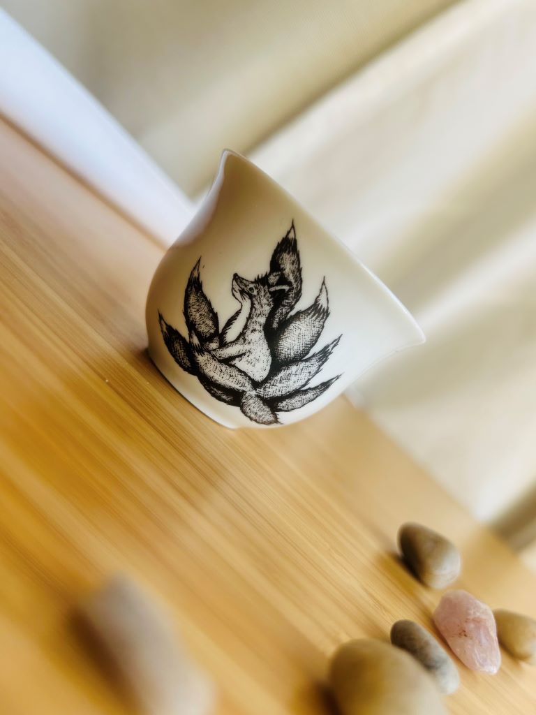 Sake and Tea Cup "Kyuubi no Kitsune" B&W 50 ml