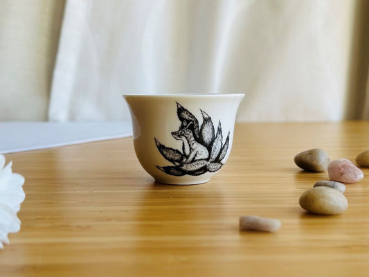 Sake- und Teetasse „Kyuubi no Kitsune“ S/W 50 ml