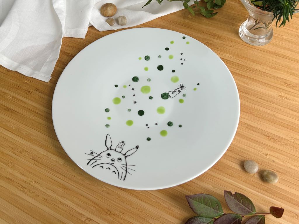 Serving plate "Totoro" diameter 28 cm