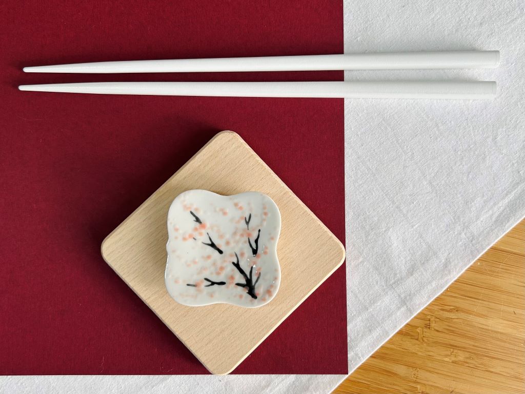 Square chopstick rest "Morning under the Sakura" 5.5x5.5 cm