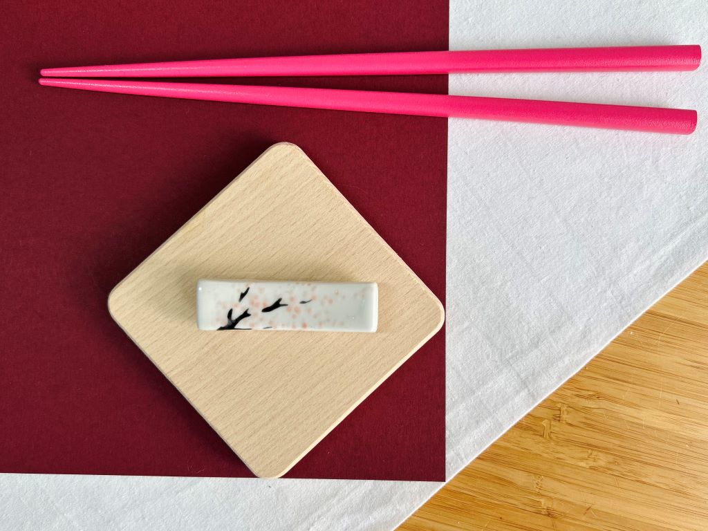 chopstick rest "Morning under the Sakura" 6x1.5 cm