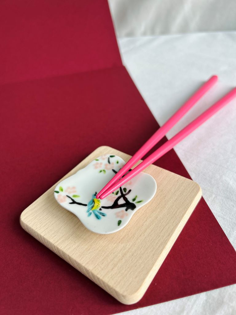 chopstick rest square "Bird on sakura" 5.5x5.5 cm