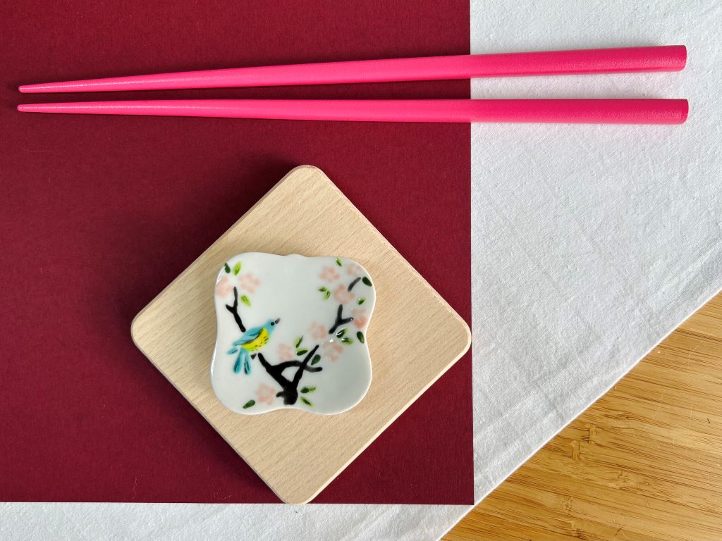 chopstick rest square "Bird on sakura" 5.5x5.5 cm
