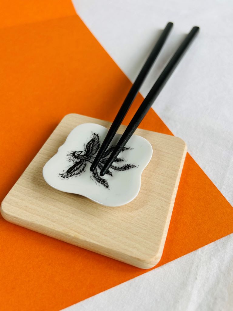 Chopstick rest, square "Phoenix" 5.5x5.5 cm