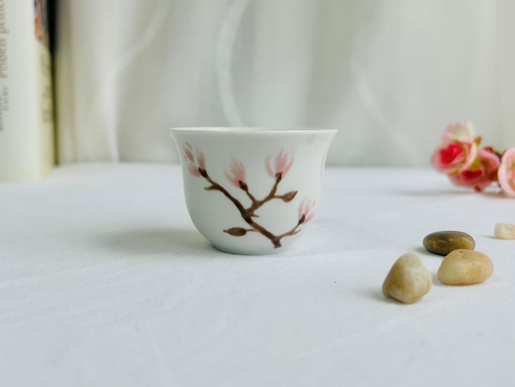 "Scent of a Spring Dream" sake and tea cup 50 ml
