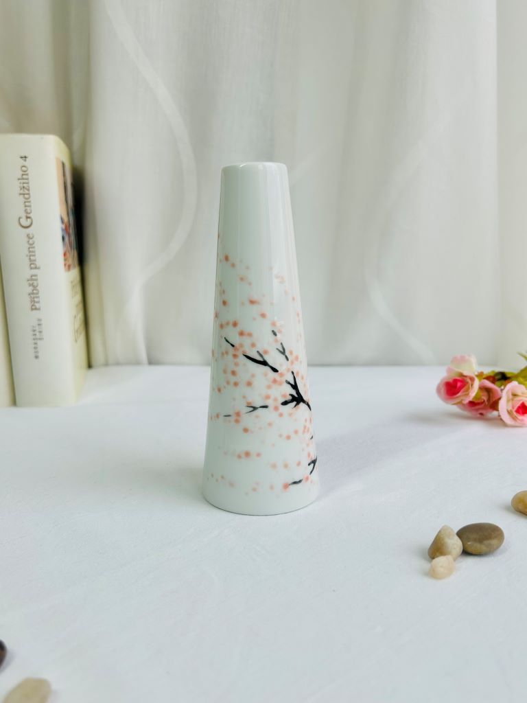 Vase "Morning Under the Cherry Blossoms"