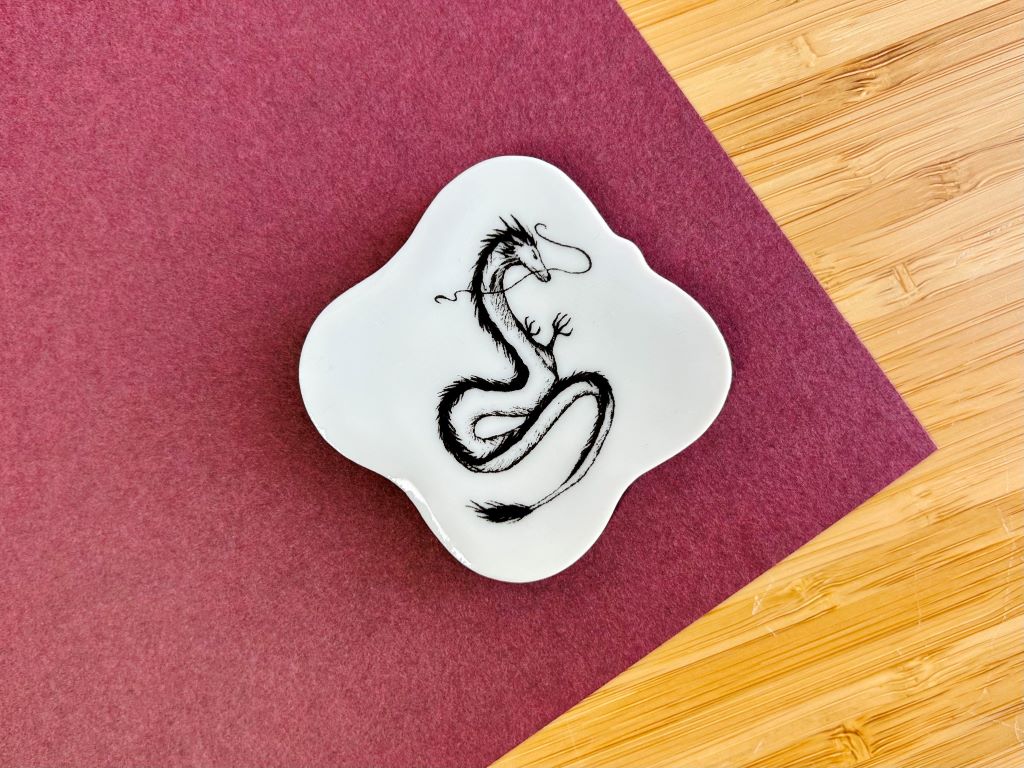Chopstick rest, square, "Dragon" 5.5x5.5 cm