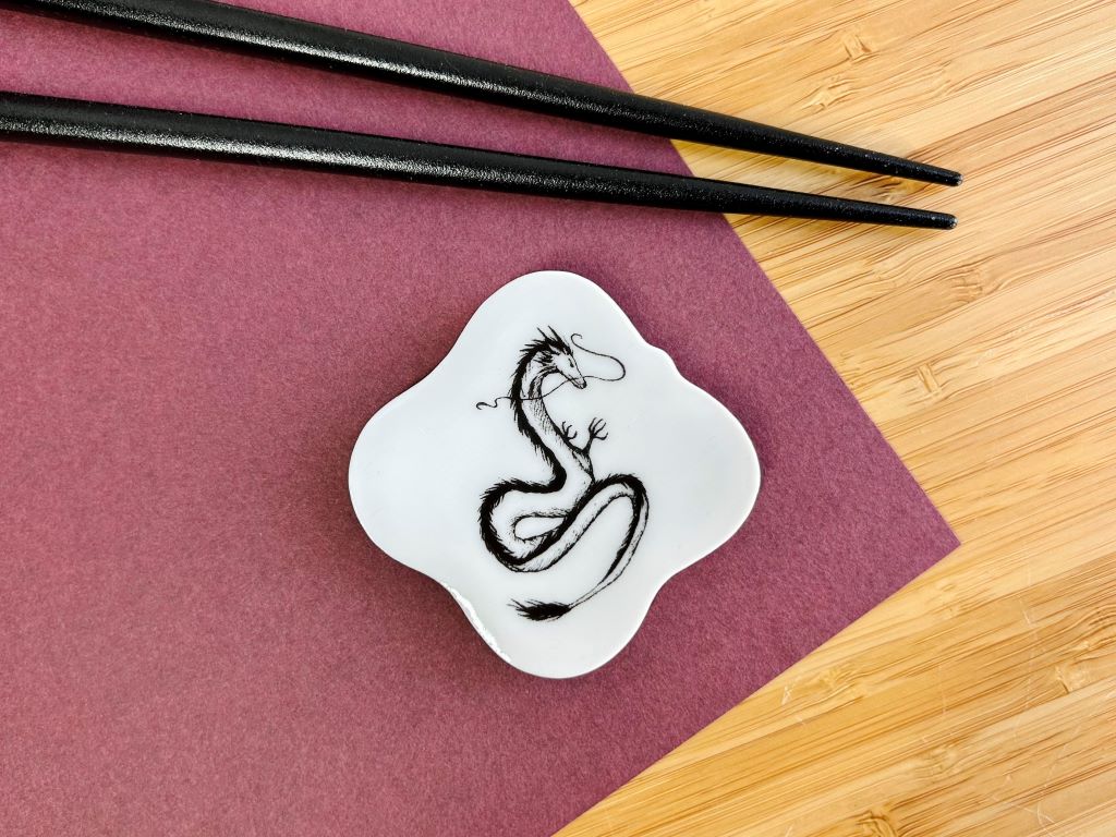 Chopstick rest, square, "Dragon" 5.5x5.5 cm