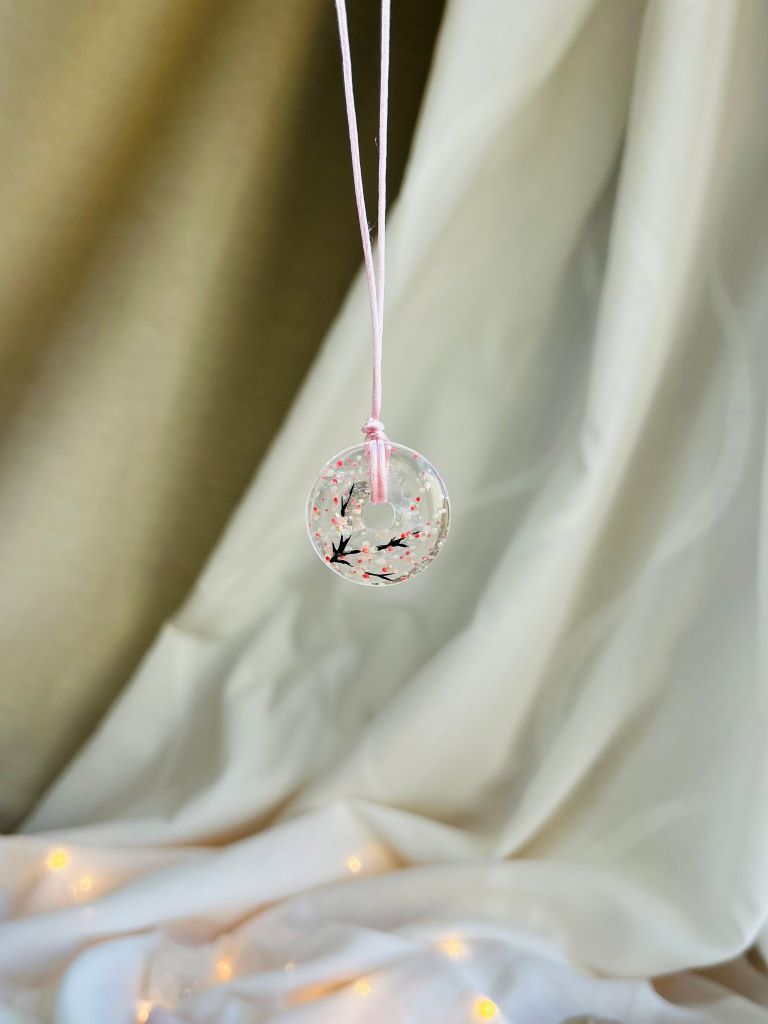 Donut-Halskette „Morgen unter Kirschblüten“ Kristall