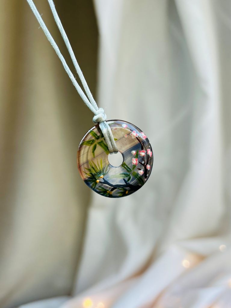 Doughnut Necklace "Three Winter Friends" Fluorite