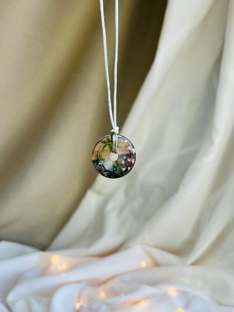 Doughnut Necklace "Three Winter Friends" Fluorite