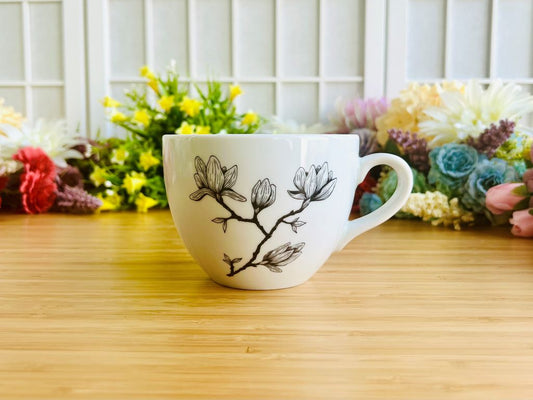Mug wide "Magnolia" with gold 480 ml