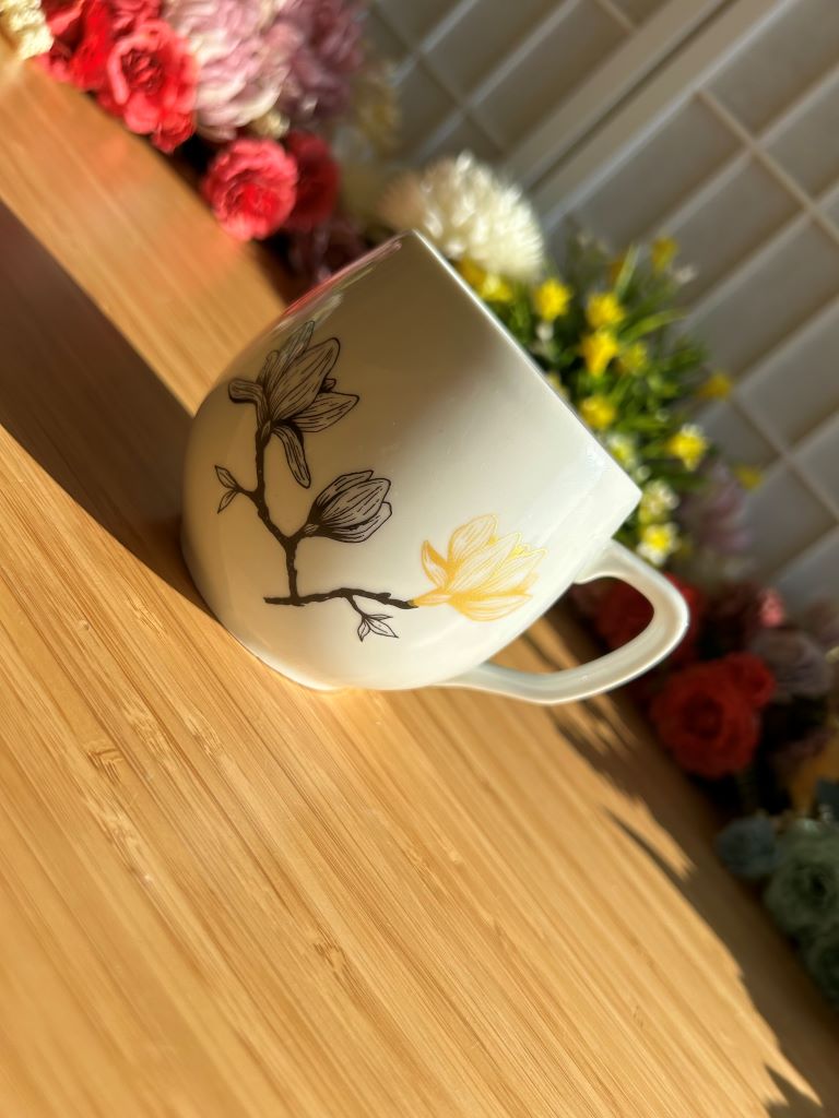 "Magnolia" mug with gold 300 ml