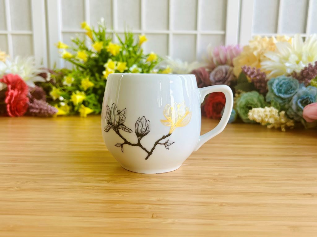 "Magnolia" mug with gold 300 ml