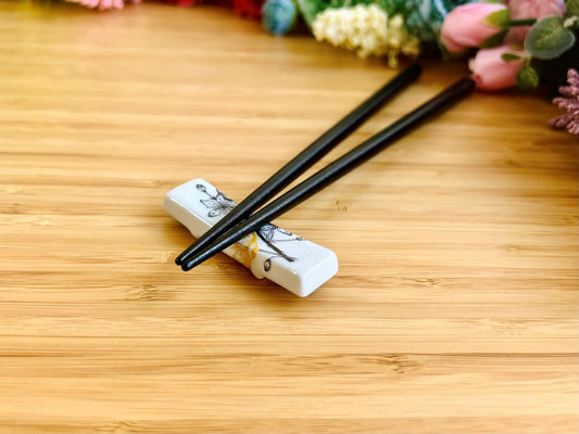 "Sakura" chopstick rest with gold 6x1.5 cm