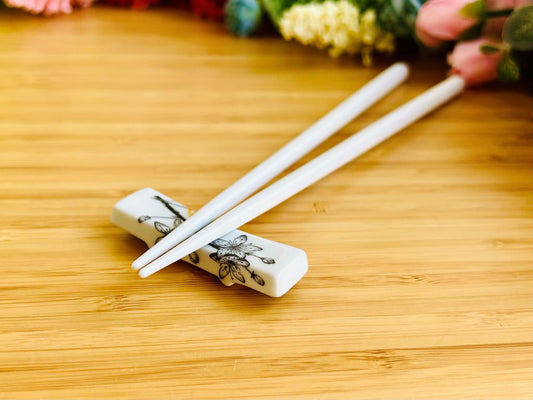 "Sakura" chopstick rest with gold 6x1.5 cm