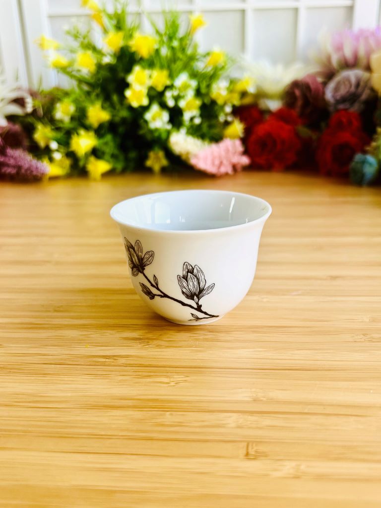 Sake and tea cup "Magnolia" B&W 50 ml