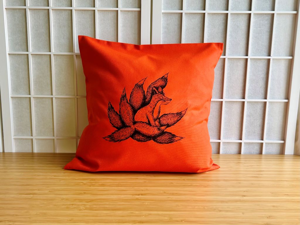 Pillowcase "Kyuubi no Kitsune" orange 40x40 cm