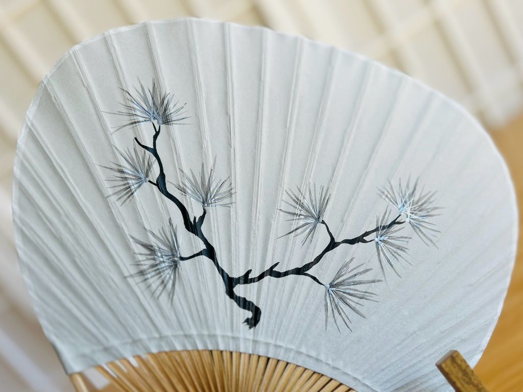 Round paper fan "Long-lived pine" hand painted