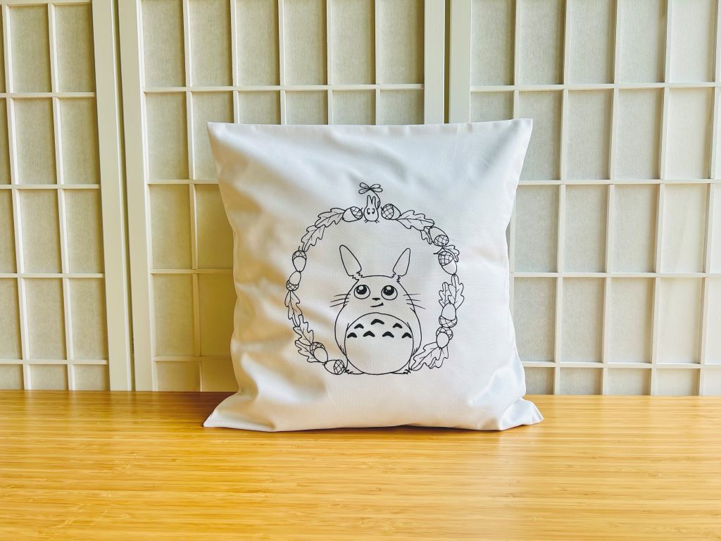 bílý polštář "ROZTOMILÁ ZVÍŘÁTKA" 40 x 40 cm různé motivy